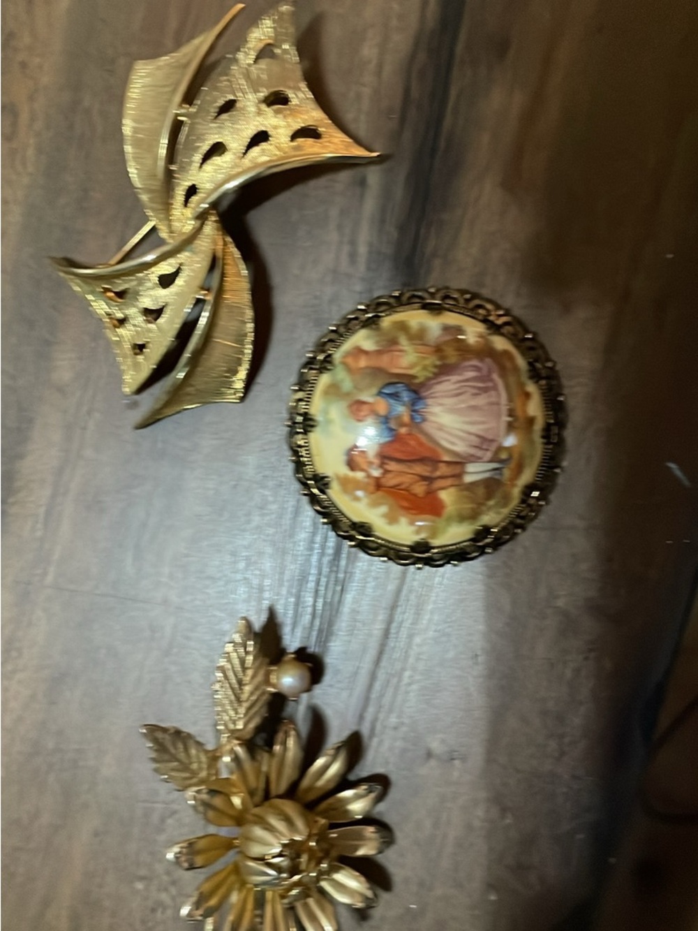 Gold Tone Brooch Set